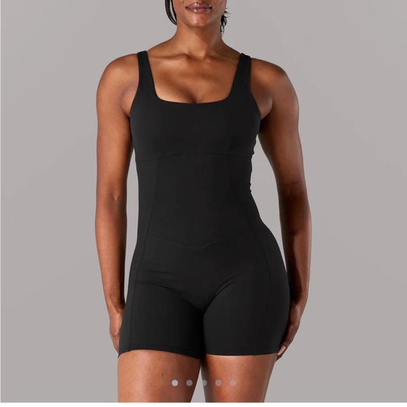 Alphalete Other - Alphalete Black Starr Bodysuit